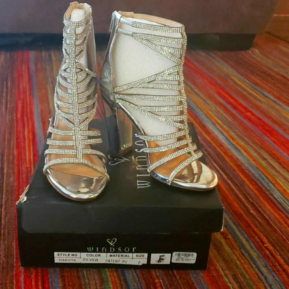 Windsor silver size 7 heels